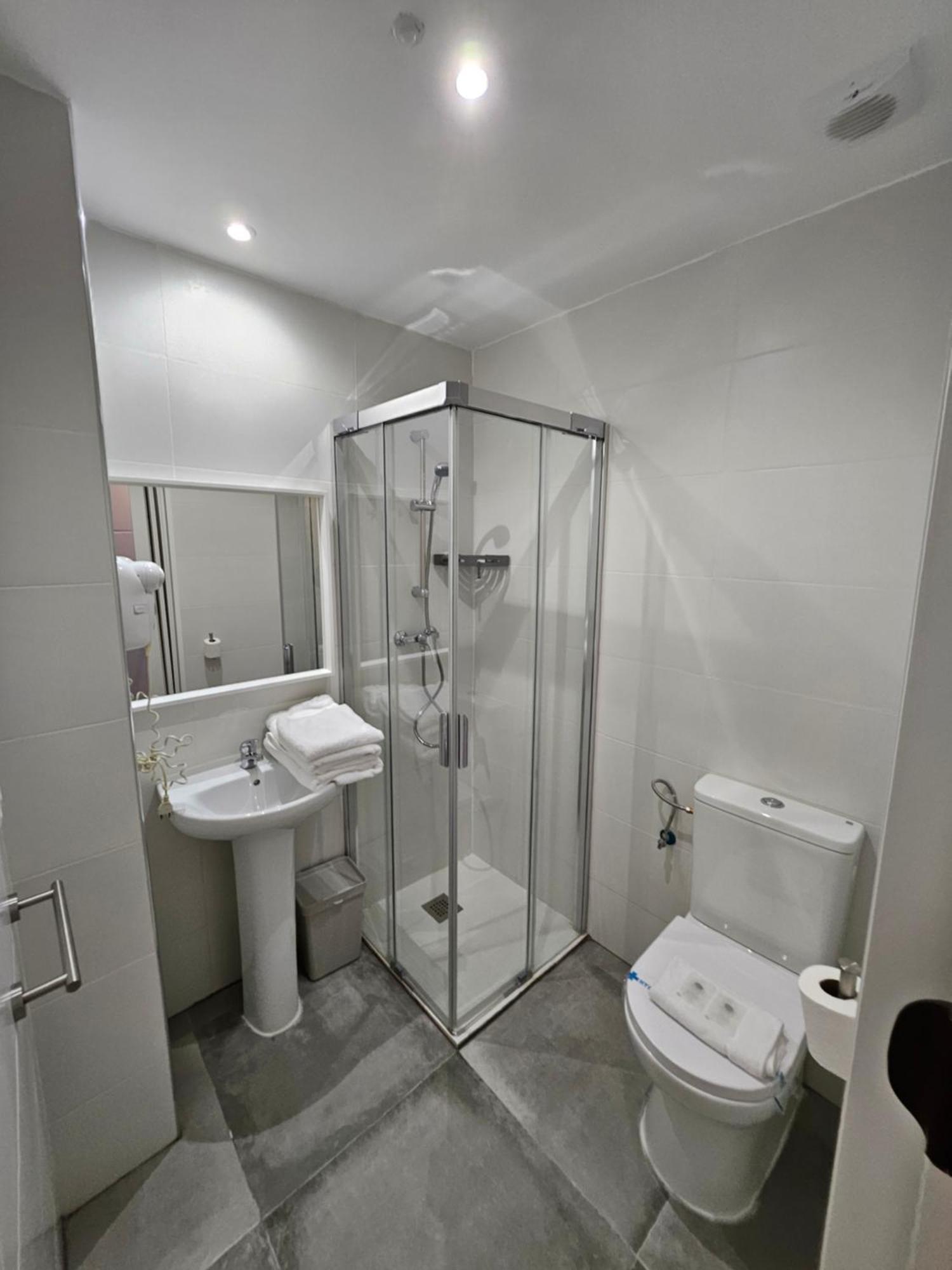 Hostal Foncalada Oviedo Esterno foto